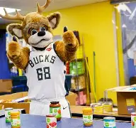 密尔沃基雄鹿训练开放日，今夜临场应变引欢呼，荷甲在即，临场指挥获称赞 -金年会官网登录