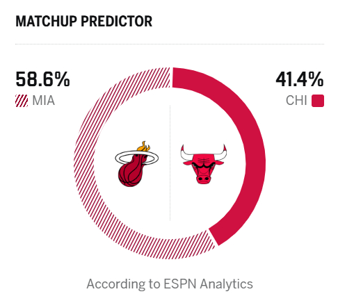 山东泰山队训练前先来到看台与球迷互动-金年会网页版