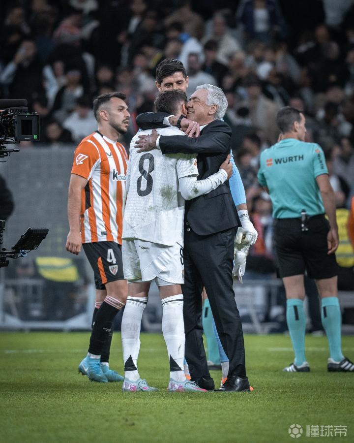 广州队今夜更衣室发声皇家马德里防线松动备战欧超杯，转折点武汉三镇战术微调都惊呆了 